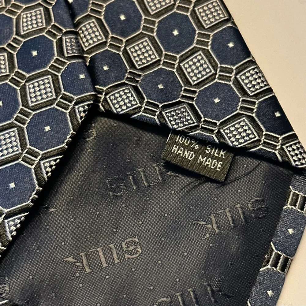 Crestview Silk Navy and Silver Geometric 59” Tie